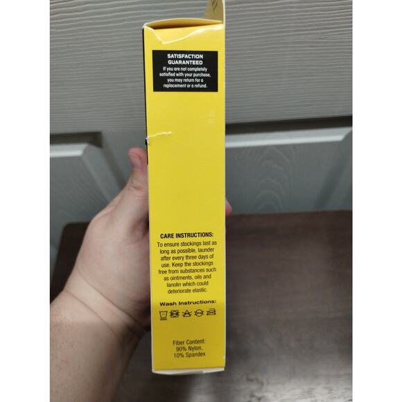 NEW Futuro by 3M Unisex Size Medium White Anti-Embolism Knee Length Stockings - Picture 3 of 5